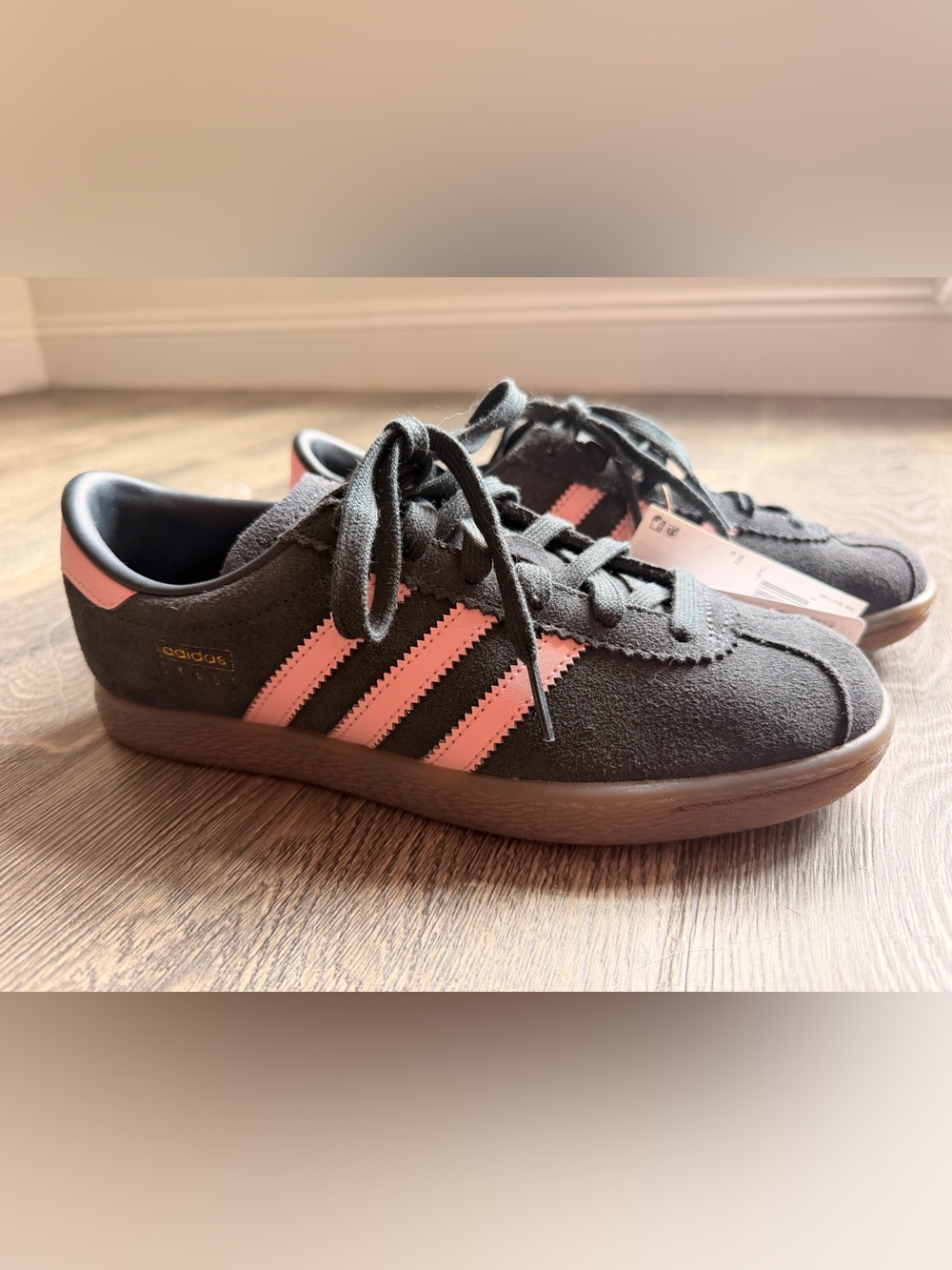 adidas Suede Sneaker - charcoal with Pink Stripes